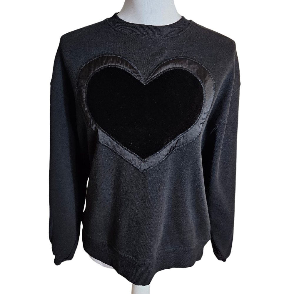 Zara Teen Black Velvet Heart Sweatshirt Size 13-14 Fleece Crewneck Sweater